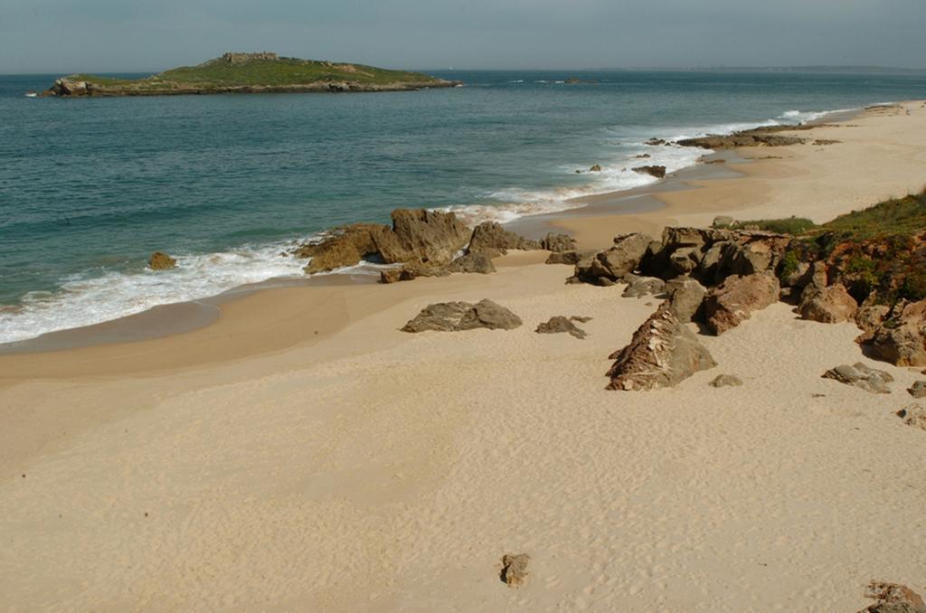 מלון פורטו קובו Parque De Campismo Da Ilha Do Pessegueiro חדר תמונה